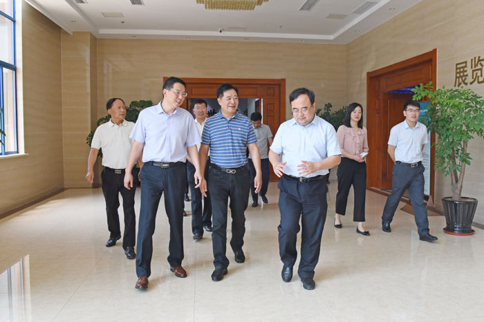 av性爱无码在线热播 安徽省信用担保集团有限公司党委书记、董事长严晨到天康集团调研工作。